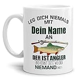 Tassendruck Tasse selbst gestalten - mit Name Personalisieren - mit Spruch - Ich Bin Angler & kenne Ort wo Dich niemand findet - Geschenkidee für Angler, Fischer | Innen & Henkel Weiß, 300ml