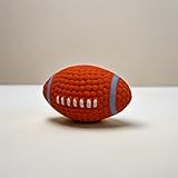 Sparen Sie 30% 14cm großer TPU-Rugby-Hundeball, Wurfball, Hundespielzeug mit Sound, Hundeball mit Sound, Quietschen, Hundespielzeug, Rugby-Ball, Kau-Apportier-Hundeball, Geeignet für Katzen und Hunde